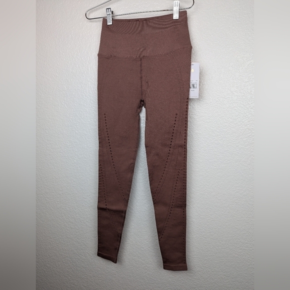 NWT spiritual gangster Thea Seamless legging 7/8 - Picture 1 of 3